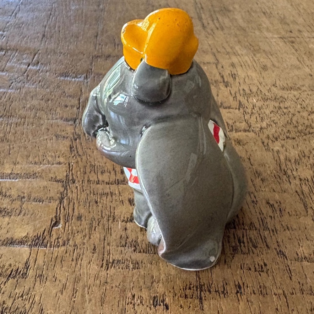 Disney Dumbo Ceramic Figurine Japan Gray Elephant Yellow Hat 2 Inch Vintage - Picture 4 of 8
